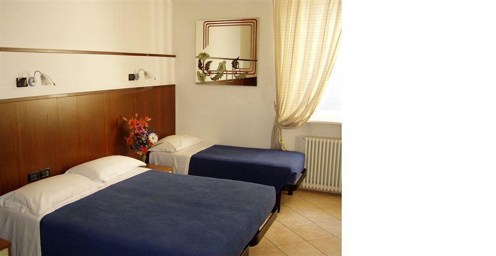 Hotel Paradise Airport Forli Ngoại thất bức ảnh