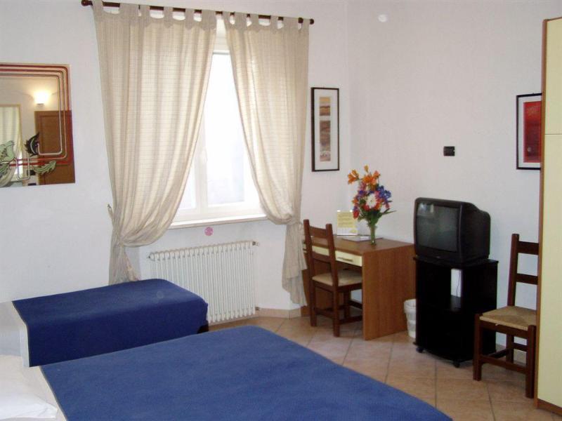 Hotel Paradise Airport Forli Ngoại thất bức ảnh